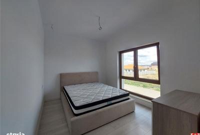 Casă cu 4 camere în Vladimirescu
