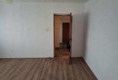 Apartament cu 3 camere decomandat în Central - 1