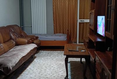 Apartament cu 3 camere decomandat în Faleza Nord