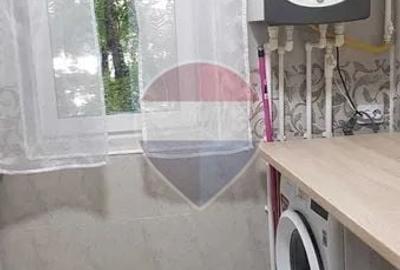 Apartament cu 3 camere decomandat în Tătărași