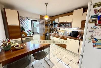 Apartament cu 3 camere decomandat în Ultracentral