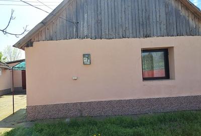 Casă cu 4 camere în Folea