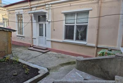 Casă cu 3 camere cu Canalizare în Apollo