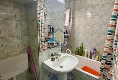 Apartament cu 3 camere semidecomandat în Central - 1