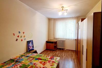 Apartament cu 2 camere decomandat în Titan