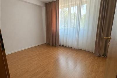Apartament cu 2 camere semidecomandat în Lipovei
