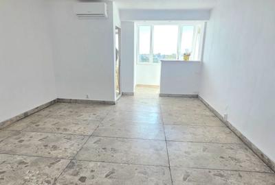 Garsonieră decomandată în Far