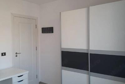 Apartament cu 4 camere semidecomandat în Central