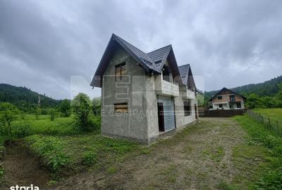 Casă cu 2 camere cu Teren 1200 Mp în Central - 1