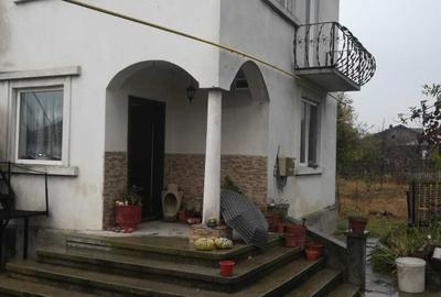 Casă cu 4 camere în Săteni - 3