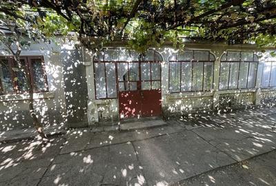 Casă cu 4 camere în Nanov