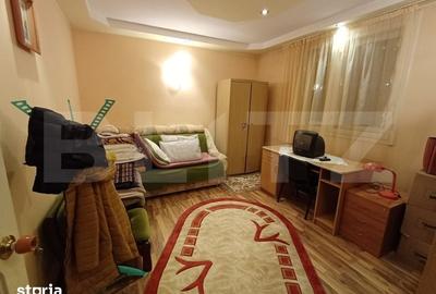 Casă cu 8 camere cu Teren 1500 Mp în Central