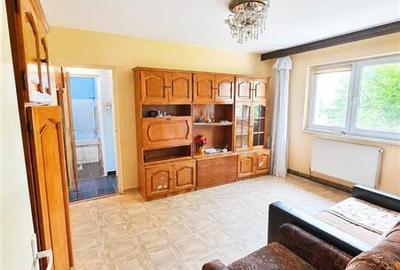 Apartament cu 2 camere semidecomandat, mobilat în Vlahuță