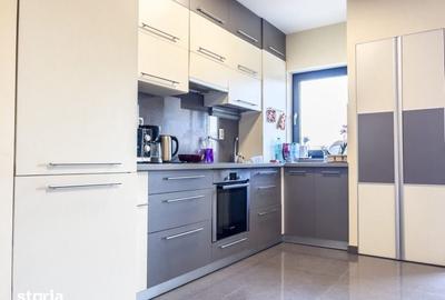 Apartament cu 4 camere în Între Lacuri