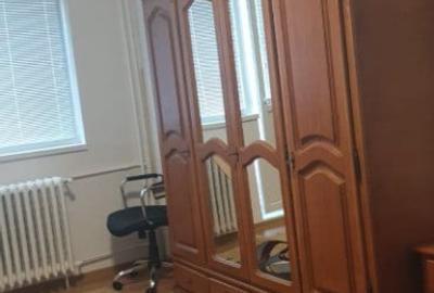 Apartament cu 2 camere decomandat în Tei
