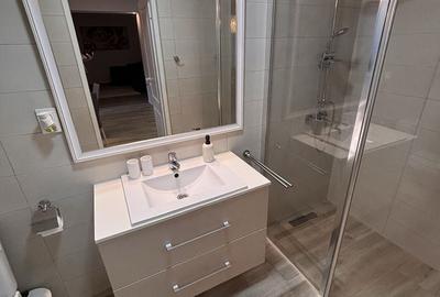 Apartament cu 2 camere semidecomandat în 1 Mai