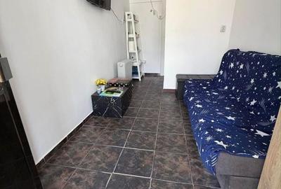 Garsonieră în Vest