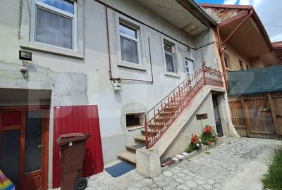 Apartament cu 2 camere decomandat, mobilat în Reghin