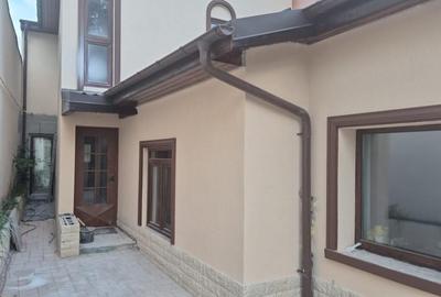 Casă cu 3 camere cu Teren 190 Mp în Mihai Bravu