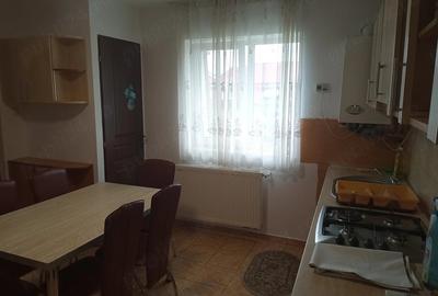 Apartament cu 4 camere decomandat în Central - 2