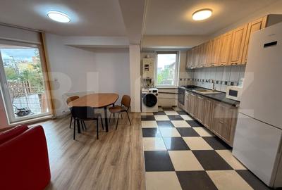 Apartament cu 3 camere semidecomandat, mobilat în Zorilor - 11