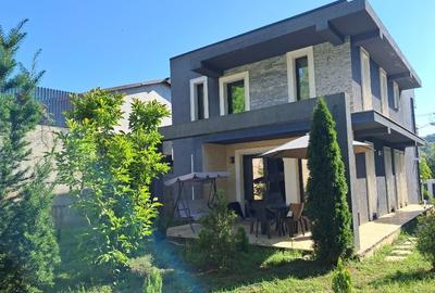 Casă individuală cu 4 camere cu Canalizare în Podul de Fier - 2