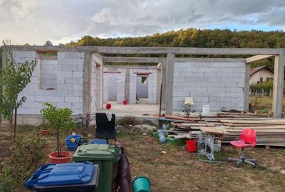 Casă cu 4 camere în Deve