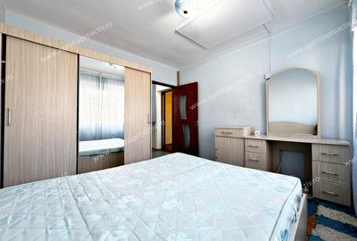 Apartament cu 3 camere semidecomandat în Central - 4