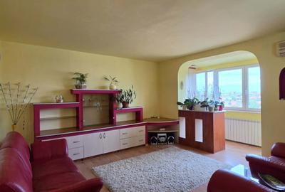 Apartament cu 3 camere decomandat în Cantemir - 2