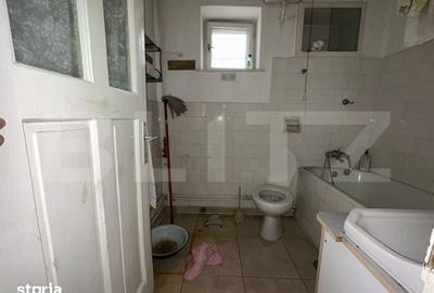 Casă cu 7 camere cu Teren 278 Mp în Central - 12