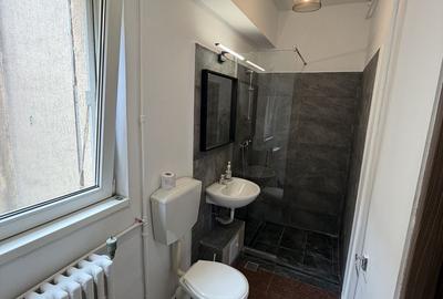 Apartament cu 2 camere nedecomandat în Victoriei