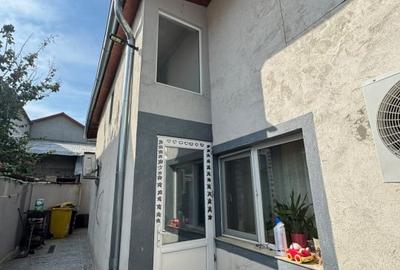 Casă individuală cu 7 camere cu Canalizare în Rahova