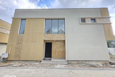 Casă cu 4 camere cu Teren 200 Mp în Central - 1