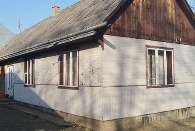 Casă individuală cu 4 camere cu Canalizare în Frătăuții Vechi