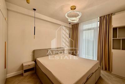 Apartament cu 2 camere semidecomandat, mobilat în Aradului