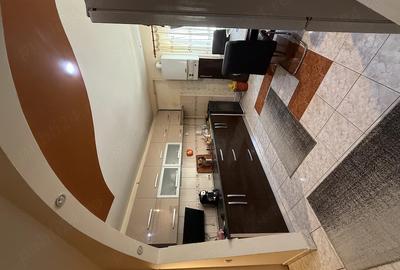Apartament cu 3 camere semidecomandat în Central - 2