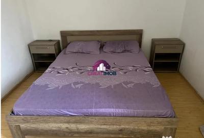 Apartament cu 3 camere semidecomandat în Obor