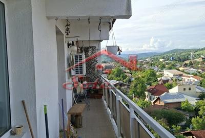 Apartament cu 3 camere decomandat în Cuza - 2