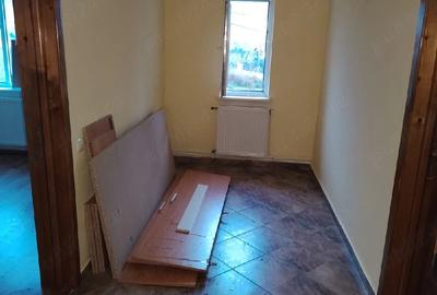 Casă cu 5 camere cu Teren 300 Mp în Nord - 3