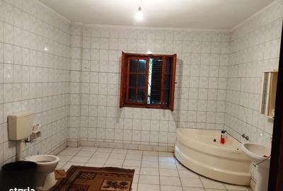 Casă cu 4 camere cu Teren 1200 Mp în Călugăreni - 1