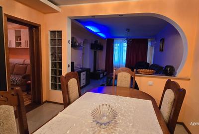 Apartament cu 4 camere decomandat în Central - 3