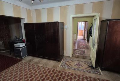 Casă cu 5 camere cu Teren 195 Mp în Blejoi - 4