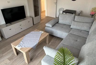 Apartament cu 2 camere decomandat în 1 Decembrie