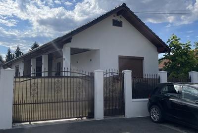 Casă cu 3 camere în Viișoara