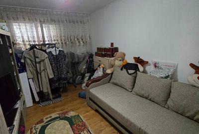 Apartament cu 2 camere decomandat în Războieni