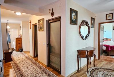 Casă cu 8 camere cu Teren 1066 Mp în Exterior Vest - 3