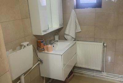 Casă cu 2 camere cu Teren 220 Mp în Central