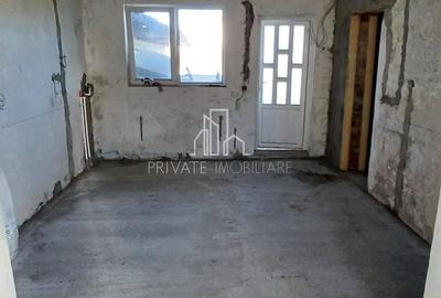 Casă cu 8 camere cu Teren 653 Mp în Central