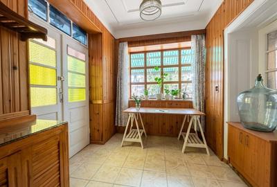 Casă cu 3 camere cu Teren 463 Mp în Exterior Est