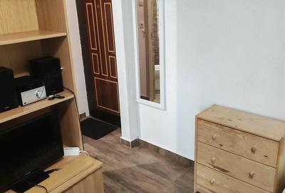 Garsonieră semidecomandată, mobilată în Tineretului